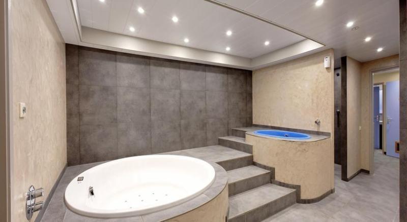 Hotel De Zeeuwse Stromen 4*
